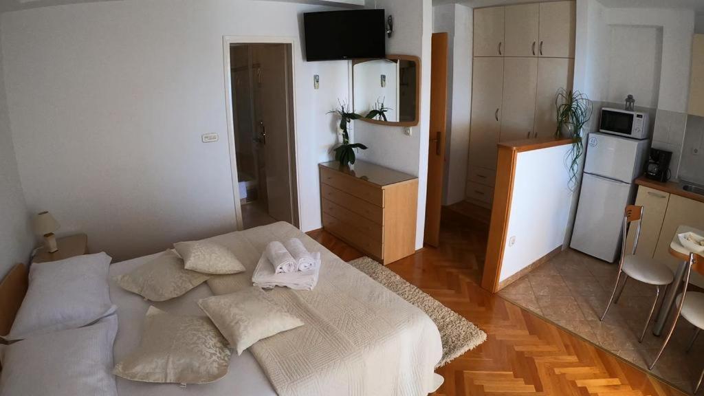 Vanja II Appartement Tučepi Buitenkant foto